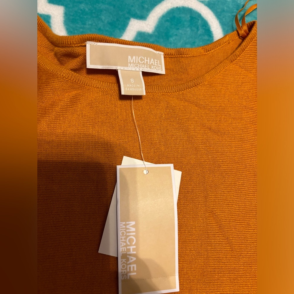 HOST PICK NWT Michael Kors, Women’s Size Small Long Sleeve Marigold Sweater Gold - Picture 3 of 8